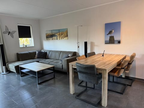 Zen aan Zee jacuzzi & sauna no 33 House in Zeeland, Netherlands