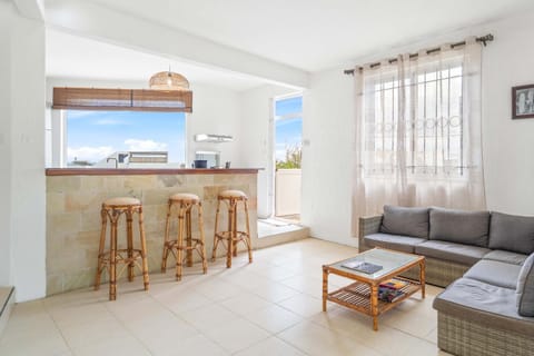View (from property/room), Kitchen or kitchenette, Living room, Dining area
