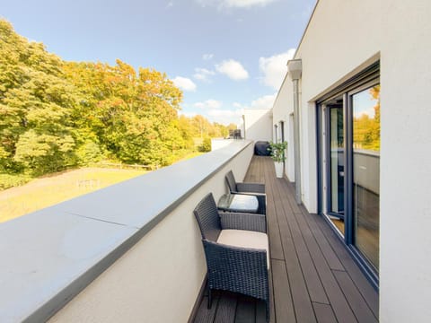 View (from property/room), Balcony/Terrace, Seating area