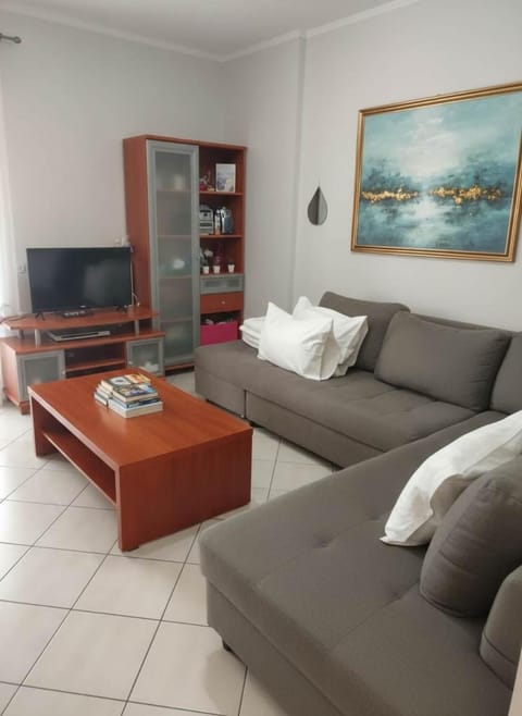 Urban Comfort Stay in Peristeri Apartment in Athens