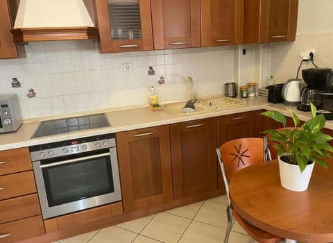 Urban Comfort Stay in Peristeri Apartment in Athens