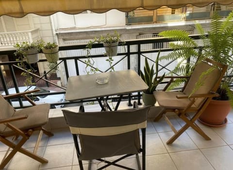 Urban Comfort Stay in Peristeri Apartment in Athens