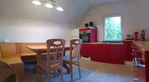 Kitchen or kitchenette, Dining area, stove