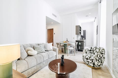 TV and multimedia, Living room, Decorative detail
