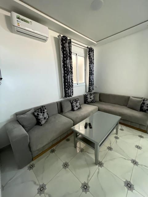Living room, Seating area, air conditioner