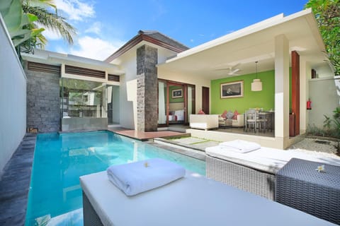 Swimming pool, Swimming pool