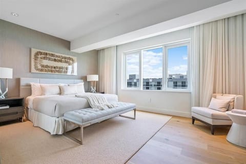 Photo of the whole room, Seating area, Bedroom