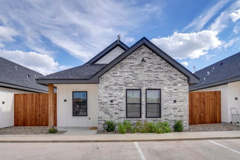 7 Mi to AFB Central and Modern San Angelo Home House in San Angelo