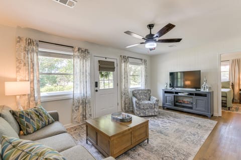 Walk to Dtwn Pine Mountain! Quiet Cottage with Yard House in Pine Mountain