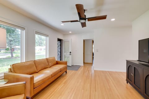 Work and Play Near Dtwn Minneapolis Home with Yard House in Robbinsdale