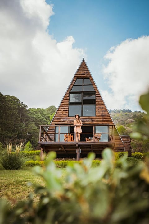 Property building, Natural landscape, Balcony/Terrace