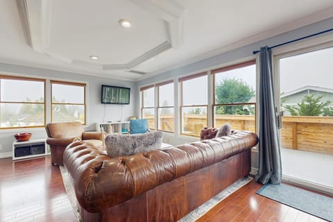 Saltwater Shoreline House in Shoreline