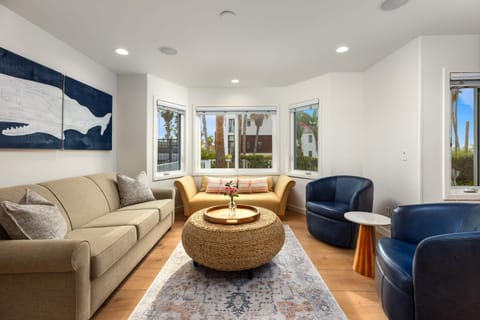 OB Cottage Beach Views House in Ocean Beach