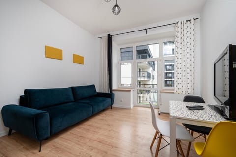 Kitchen or kitchenette, Living room, Seating area, Dining area, Evening entertainment