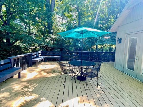 Fayetteville Retreat - Centrally located - Next to Washington Regional Hospital House in Fayetteville