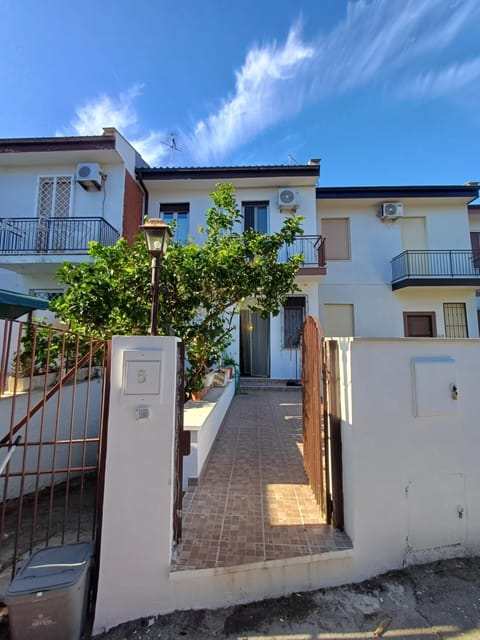 Property building, Street view