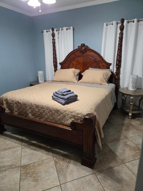 The University of South Alabama Poolside Getaway 'Veteran Own Business ' House in Mobile