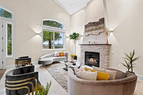 The Villa - Tuscan Bellevue Retreat - Free Parking & EV Port Villa in Bellevue