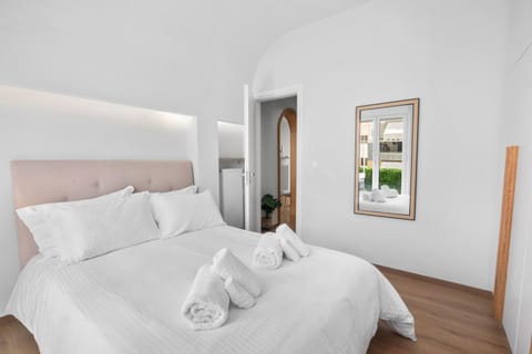 Bed, Photo of the whole room, Bedroom, towels, wardrobe