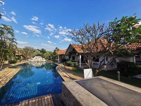 Property building, Swimming pool