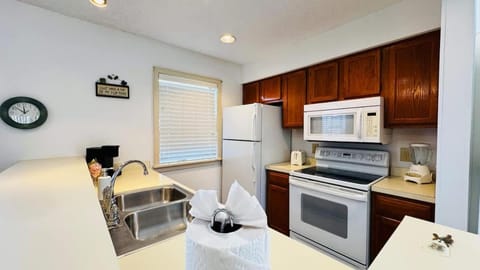 Bay Tree cozy 2BR condo on the ground floor Apartment in Little River