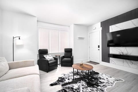 Newly renovated 3 bedroom unit Apartment in Windsor