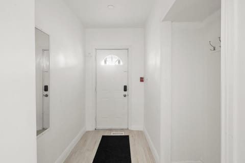 New Build Bright 2 Bdrm Unit Apartment in Windsor
