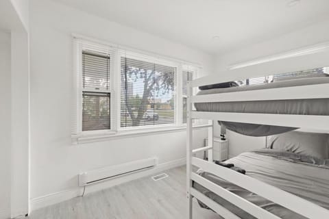 New Build Bright 2 Bdrm Unit Apartment in Windsor