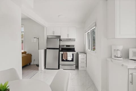 New Build Open 2 Bedroom Unit Apartment in Windsor