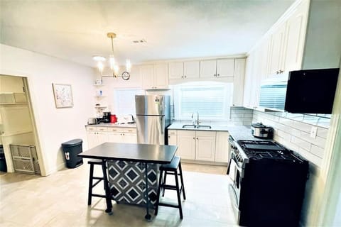 The great retreat - 1 mile from the University House in Fayetteville