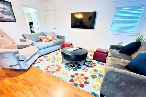 The great retreat - 1 mile from the University House in Fayetteville