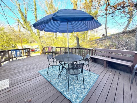 The great retreat - 1 mile from the University House in Fayetteville