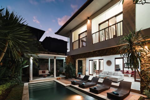 Property building, Night, Natural landscape, Garden, View (from property/room), Balcony/Terrace, Seating area, Garden view, Pool view, Swimming pool, sunbed