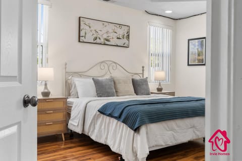 Gatewood Bliss Ranch - An Irvie Home House in Albuquerque