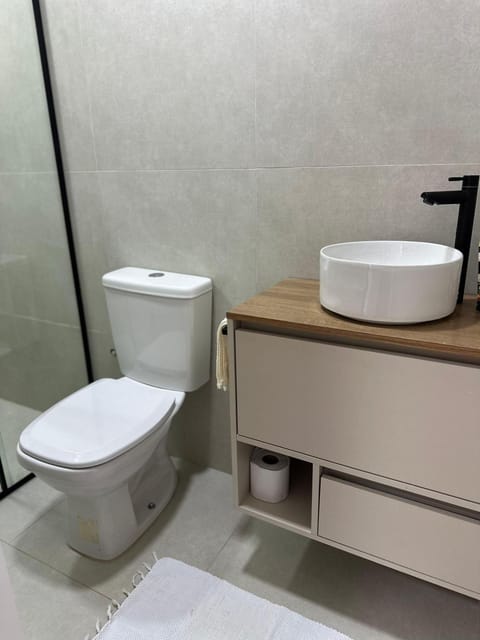 Suíte 5 Vila dos Pescadores Cond Portogalo Bed and Breakfast in Angra dos Reis