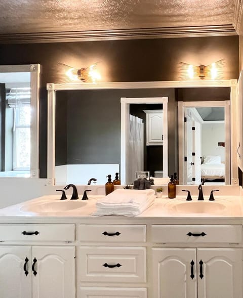 Swim Spa Billiards in Pineforest Spacious Home Apartment in Rio Grande