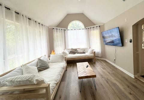 Swim Spa Billiards in Pineforest Spacious Home Apartment in Rio Grande