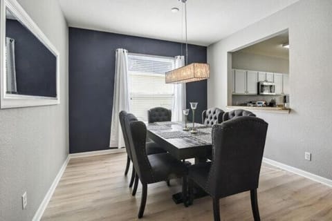 Paradise Villa Villa in Windsor Hills