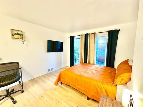 Chic Townhome - Your cozy haven awaits in Lynnwood Apartment in Lynnwood