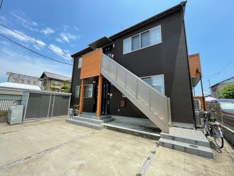 Property building, Day, Street view