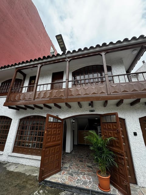 Property building, Restaurant/places to eat