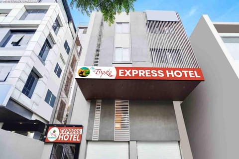 Property building, Street view
