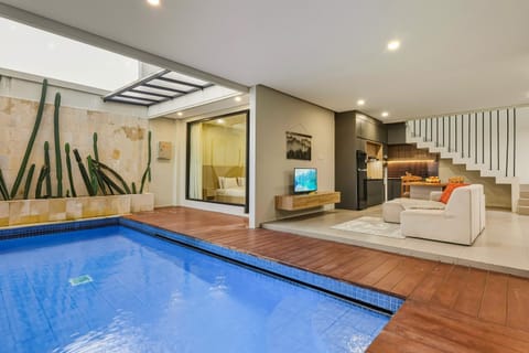 Pool view, Swimming pool