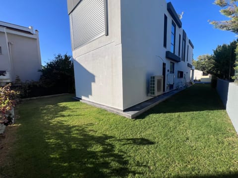 Property building, Garden, Garden view