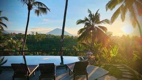 Day, Natural landscape, Garden, View (from property/room), Balcony/Terrace, Garden view, Mountain view, Swimming pool, Sunrise