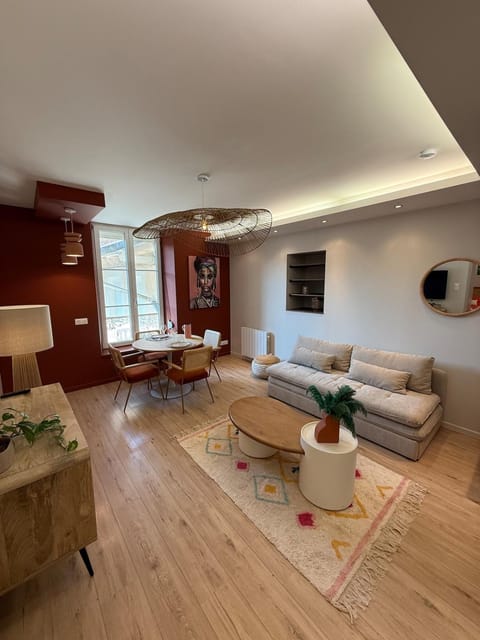 Living room, Dining area