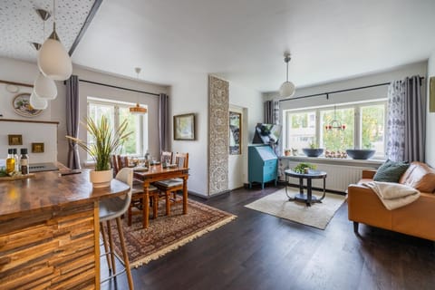 Living room, Seating area, Dining area