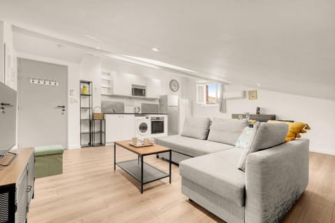 Kitchen or kitchenette, Living room