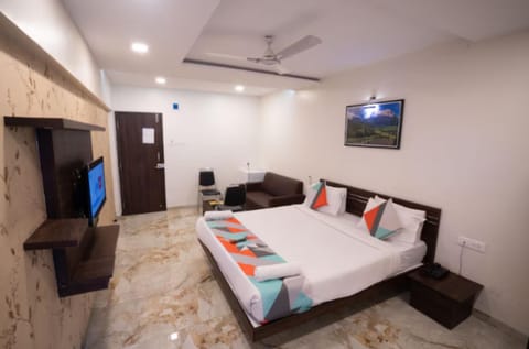 Bed, TV and multimedia, Photo of the whole room, Bedroom, air conditioner