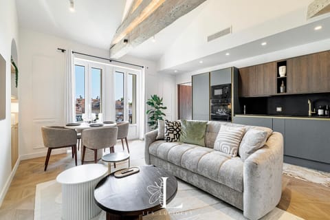 Kitchen or kitchenette, Living room, Dining area